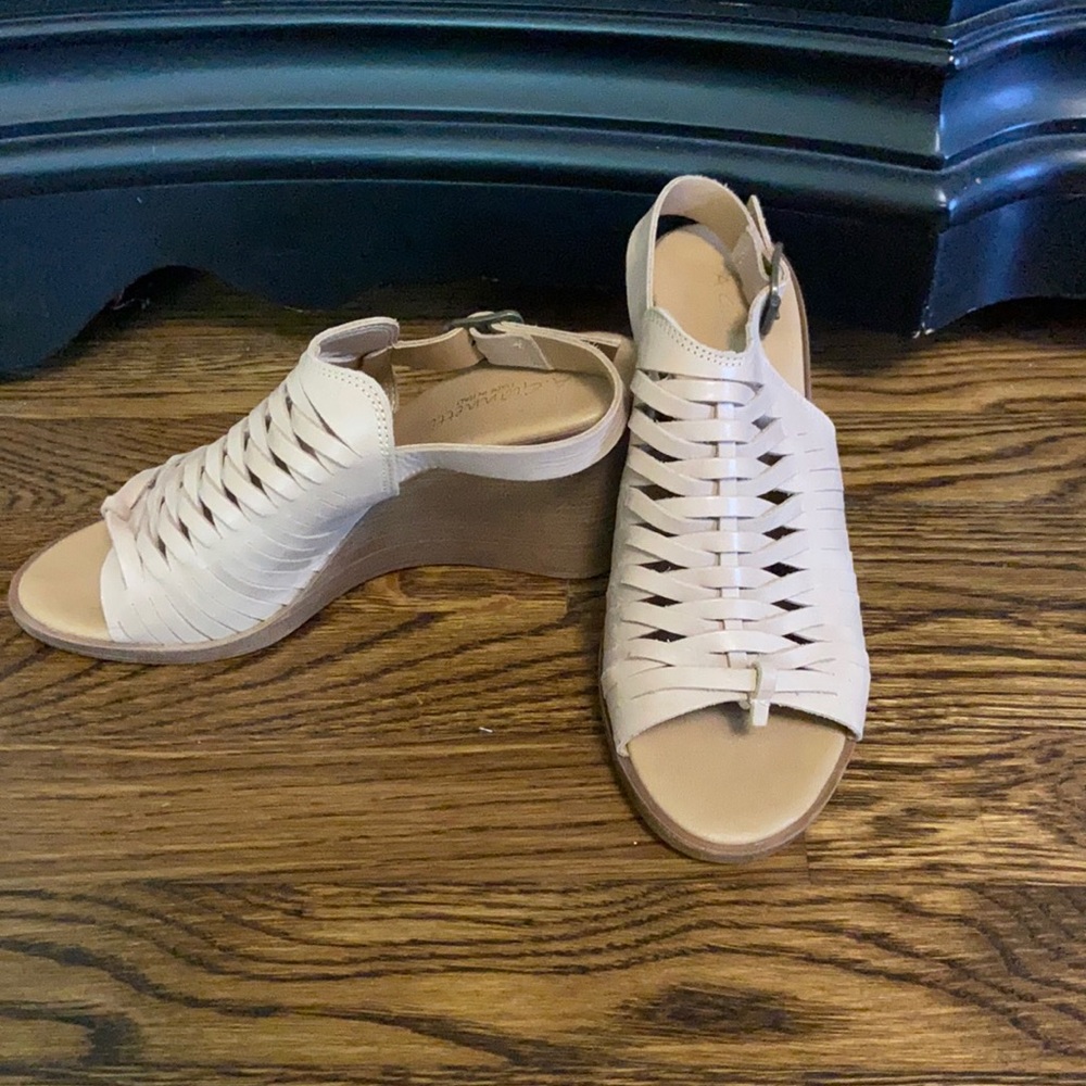 Wedge sandals